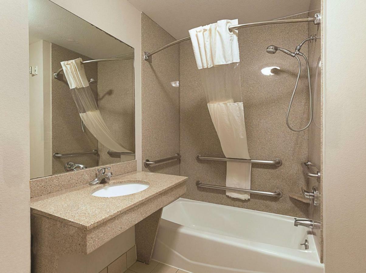 Kemah Edgewater Hotel, Surestay Collection By Best Western Сібрук Екстер'єр фото